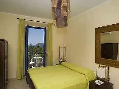 Hotel Villa Giulia Porto Azzurro 3*,