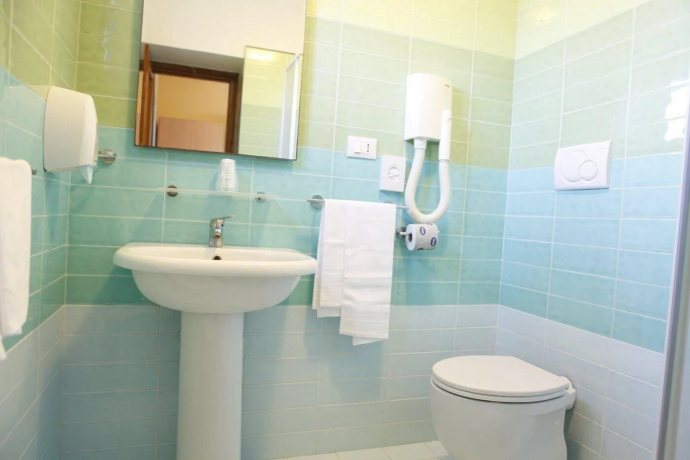 Hotel Villa Giulia Porto Azzurro 3*,  Italien